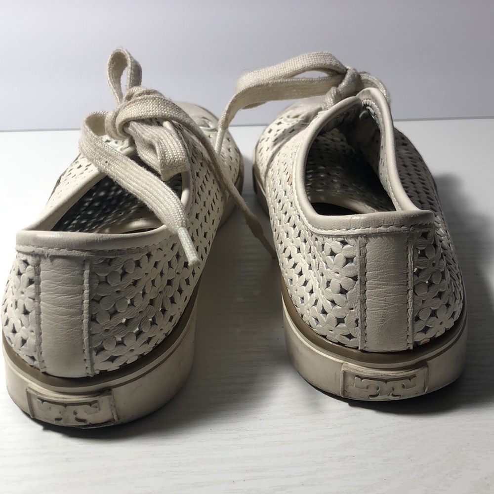 Tory Burch White Tan laser cut leather daisy sneakers women’s size 6.5 - Picture 6 of 13